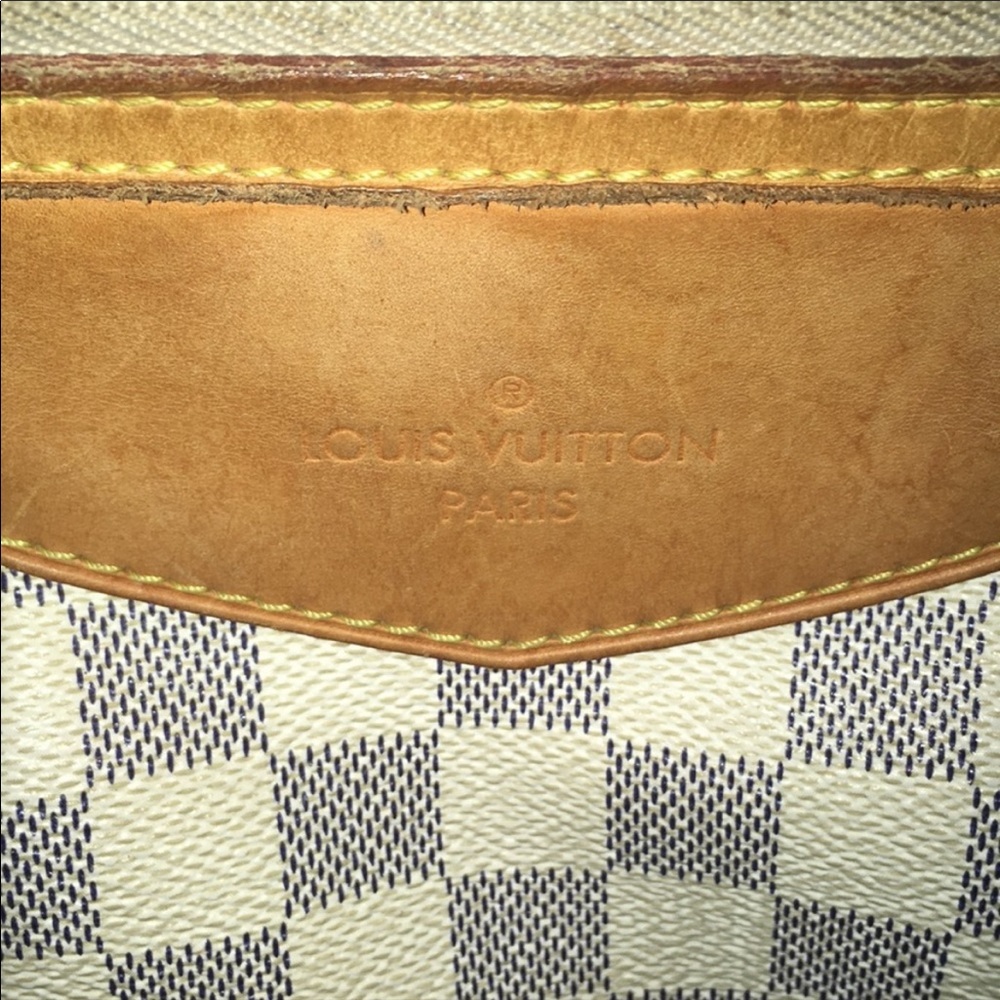 Traded** Louis Vuitton crossbody bag - Picture 2 of 16